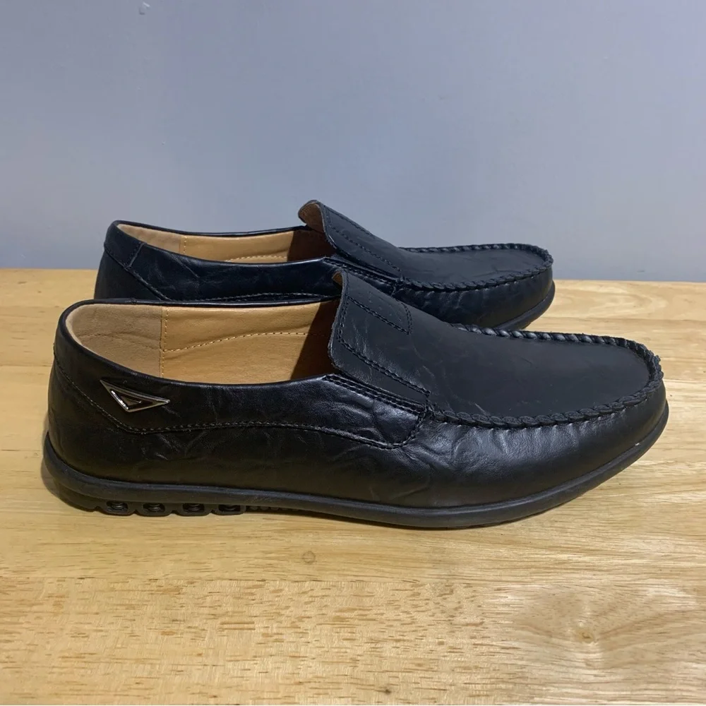 Go Tour Men’s Shoes Size 9.5M Black Leather Slip On Driving Loafers A Few Scuffs